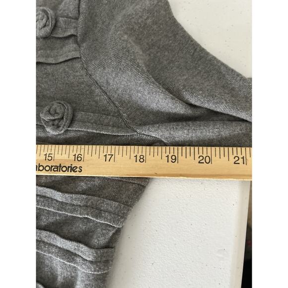 Nic + Zoe Women Grey Cardigan Button Detail Rossette Applique Office Siren Sz Lg - Picture 7 of 9
